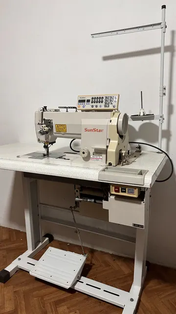 Máquina de costura SunStar KM-757-7S Pespontadeira em foto real